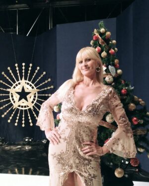 Amalia González Instagram - Tremendo mi vestido de gala de @donatella.marcelabruno Donatella 💎