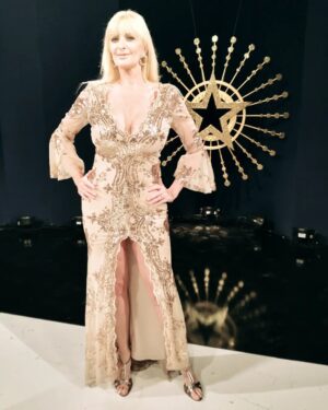 Amalia González Instagram - Tremendo mi vestido de gala de @donatella.marcelabruno Donatella 💎