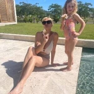 Amalia González Instagram - Versión con mi modelo preferida...Jofi My Love...💞