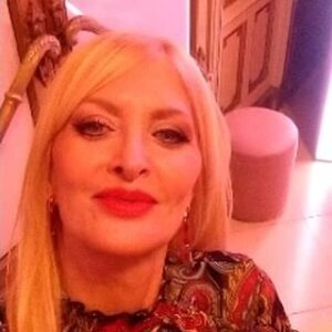 Amalia González Instagram - AHORA!  Legalmente Rubia en el teatro Liceo