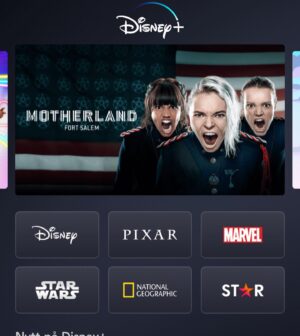 Amalia Holm Bjelke Instagram - Nu finns @motherlandtv säsong 1 i Sverige🇸🇪 och Norge🇳🇴  🇩🇰❤️❤️❤️ binge on för säsong 2 börjar nästa vecka! ⚡️