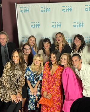Amanda Brugel Instagram - Three minute squats in heels, too much laughter and a reunion with my angel girls. The World Premiere of @thecinechick’s Year Of The Fox was a huge success. So very proud of this film and it’s tremendous cast and crew. Can’t wait for you to see it. 

@siffnews #yearofthefox