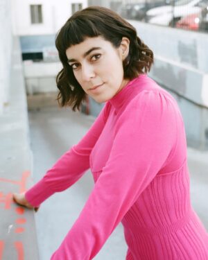 Amanda Lehan-Canto Instagram - Remembering my tiny tiny bangs… Thanks for everything 🙏🏽

📷: @b.iketani 
💫: @smosh