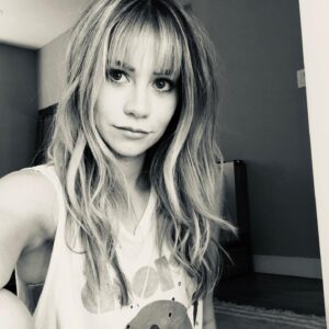Amanda Leighton Instagram - 🖤🤍🖤🤍