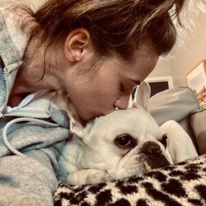 Amanda Leighton Instagram - Pray for my baby while he’s in emergency surgery right now! Love you buddy❤️🙏🏻