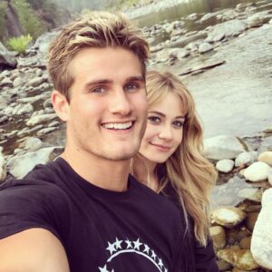 Amanda Leighton Instagram - Happy Valentines Day babe! It’s almost been a year since God put you in my life ... not only did he bless me with an amazing boyfriend but also my best friend! 😘❤️💋🥰