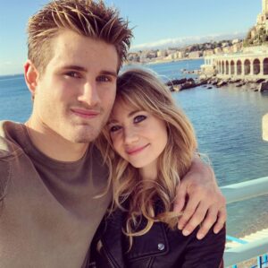 Amanda Leighton Instagram - Happy Valentines Day babe! It’s almost been a year since God put you in my life ... not only did he bless me with an amazing boyfriend but also my best friend! 😘❤️💋🥰