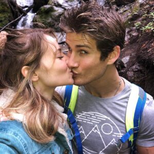 Amanda Leighton Instagram - Happy Birthday babe!! I love you dork 😘❤️