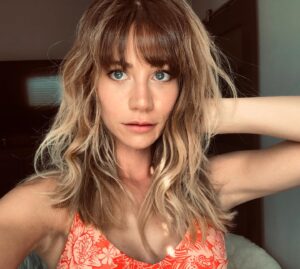 Amanda Leighton Instagram - 🌺 summer vibes 🌺