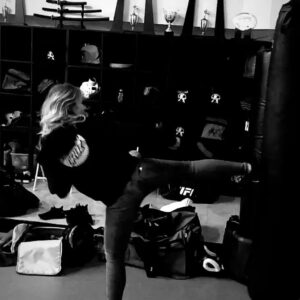 Amanda Leighton Instagram - “Boom! Pow! I’ll karate chop yo head” -coach @supersagenorthcutt 😂🤣👊🏻💥