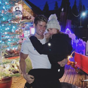 Amanda Leighton Instagram - All I want for Christmas is youuuu @supersagenorthcutt 😘💋❤️🎄