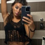 Amanda Campana Instagram - Pt.2 perché la mia autostima è direttamente proporzionale alla mia abbronzatura e visto che l’estate è ancora lontana, mi rifugio nelle vecchie foto