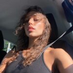 Amanda Campana Instagram - Pt.2 perché la mia autostima è direttamente proporzionale alla mia abbronzatura e visto che l’estate è ancora lontana, mi rifugio nelle vecchie foto
