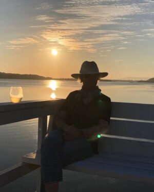 Amanda Keller Instagram - It started well. Delicious oysters from @jimwildsoysters for lunch. We bought prawns there too to make a pasta for dinner.  A sunset drink must have brought me unstuck, because the whole thing slipped and hit the deck. Cheese and crackers for dinner!