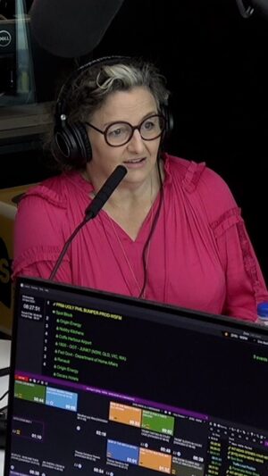 Amanda Keller Instagram - MasterChef winner and chef @_juliegoodwin has opened up about the lowest point in her life, including the moment she thought about ending her own life, only to be saved by two strangers.

If you or somebody you care for needs help or information about mental health issues, call Lifeline on 13 11 14.

#juliegoodwin #mentalhealth #mentalhealthawareness #masterchef #memoir #masterchefau