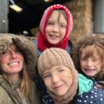 Amanda Owen Instagram – There’s plenty to do whatever the weather ☀️ 🌧️ & there’s never a shortage of willing helpers.👫👭👫👭
All equipped with enthusiasm & smiles. 😊 
#yorkshire #shepherdess #outdoors #farm #children #sheep #saletime #autumn