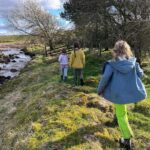 Amanda Owen Instagram – Budding naturalists, botanists, ecologists, ornithologists, hydrologists, geologists.
And farmers. 👩‍🌾 
🌱🌳☘️🪹🪺🦔🌾🌸🌼🦅🐦🐝🕷️🐞
#yorkshire #countryside #outdoors #nature #farm #learning