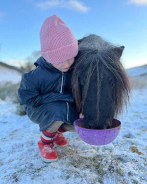 Amanda Owen Thumbnail - 20.7K Likes - Most Liked Instagram Photos