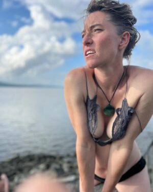Amanda Palmer Instagram - “Summer in the city
Means cleavage, cleavage, cleavage
And I started miss you, baby, 

sometimes

I've been staying up drinking
In the late night establishments
Telling strangers personal things”

- @reginaspektor 

I’m truly enjoying this photo, gotta say. Didn’t know it was being taken. 

Also I almost never see my yitties from this angle and my face looks so perfectly normal and human. He’s a good photographer that Brendon Downey. ♥️📸☀️