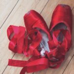 Amanda Schull Instagram - Tonight! #abtcenterstage at 7:30 EDT on ABTs YouTube page. 🩰💃🩰 • • 🚨Edit🚨: YouTube Premiere link in bio. Tickets for Zoom fundraiser at abt.org 📸: @barrywetcher #imayormaynotbewearingtheseduringthezoomchat #partyonthetoppointersonthebottom #noonecallsthempointers #centerstage