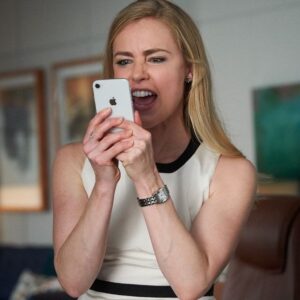 Amanda Schull Instagram - Katrina has some things to say tonight on #suits. Any guesses as to who is on the other end of this call? Ps. It escalates quickly (swipe right). 9/8c @suits_usa #KB #barktrinabennett #ispyadogtail