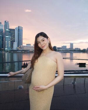 Amander Liew Instagram - The sunset after the storm;
.
.
.
📷: @juhinars ❤️
#marinabaysands #exploresingapore