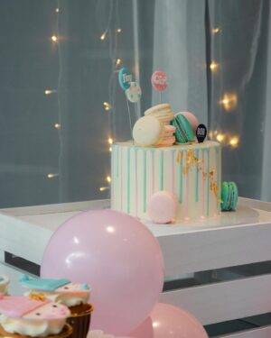 Amander Liew Instagram - Snippets from the little gender reveal party we had not long ago;
Did you guys manage to guess the gender of our baby correctly? 🩷🩵
.
.
.
#genderreveal #pregnancylife #pregnancyjourney 
Special thanks to our friends and family for coming to celebrate with us ❤️
Cake & Decor: @bobthebakerboy 
Food: @mannapotcatering 
Gender reveal box: @partyshop.sg