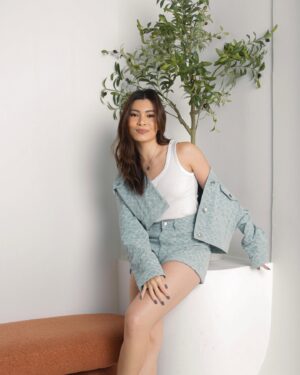 Amander Liew Instagram - Happy International Women’s Day my lovelies ❤️
Know that you’re worthy regardless of whatever anyone says;
And if they say anything otherwise you can tell them to just piss off 😎
…
📷: @anaxalbums 
Hair and make up: @benjioo 
Outfit: @coach #CoachNY @gustocollectivesea