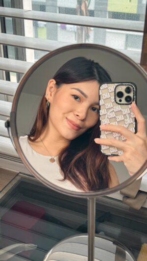 Amander Liew Instagram - 23 weeks pregnant and feeling amazing ✨
…
Make up deets:
Base @tartecosmetics #tartesg
Blush @givenchybeauty @insidercommunications 
Contour & Eyes @fentybeauty @kendobrandssea 
Lips @rarebeauty @theprpeopleasia 
.
.
.
#selfconfidence #pregnancy #pregnancyjourney #pregnancylife #23weekspregnant