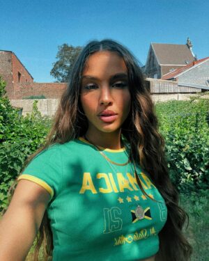 Amandine Valles Instagram - Let's skip the small talk and book our flights
