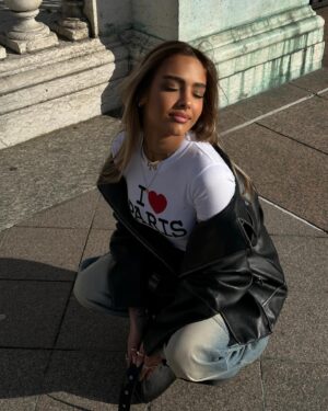 Amandine Valles Instagram - not parisian girls