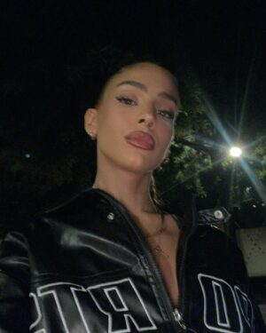 Amandine Valles Instagram - causing a bit of commotion