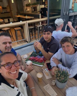 Amaya Valdemoro Instagram - Un mix de fotos no publicadas durante estos días en Berlín.
Dar las gracias a mis compis, por una temporada espectacular, os quiero mucho a todos! 
Nos vemos la temporada que viene 😍🏀