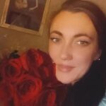 Amber Martinez Instagram - 12/10/23: I'm returning to set tomorrow, so excited to work again! I'm so glad, that this SAG-AFTRA strike is over and our contracts are settled! ❤️🎁🌸 #flowers #bouquet #roses #floral #actress #actor #smile #happy #happyholidays #holidayseason #ambermartinez