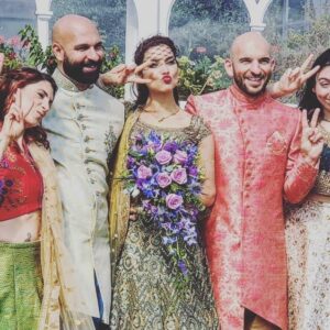 Amber Rose Revah Instagram - @bibilondonstudio dresses @bundlemaclarenmillinery milinary 💛 #family #friends @gracechencouture @manojmakwanadesigns dress @stuartweitzman heels