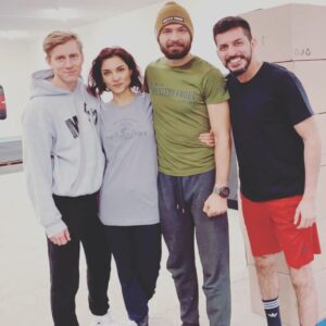Amber Rose Revah Instagram - Such fun seeing some of my #lastlight teammates again in the beautiful city of Prague. Shoutout to the suberb and multi-talented stunt team @bobusak choreographer & drone operator, @bobesbox boxing trainer & stunt performer & led by @pepejelinek - ex mma pro who has swapped to octagon to share his expertise with us and owe many kick-ass action sequences to 💪 great talent and great guys. Excited for everyone to see what weve made 
#learningfromthebest #training #kickass