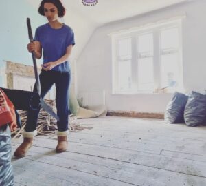Amber Rose Revah Instagram - Keys to new house. Time to get hands dirty 🤪 🤘