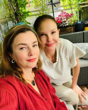 Amber Tamblyn Instagram - We interrupt your feed-scrolling to bring you the following important message: 

You are loved. You are seen. You are heard. You are valued. You know who you are, what your truth is, and no one can take that away from you. No one. You got this. 

Now continue on with your beautiful day. 🩷