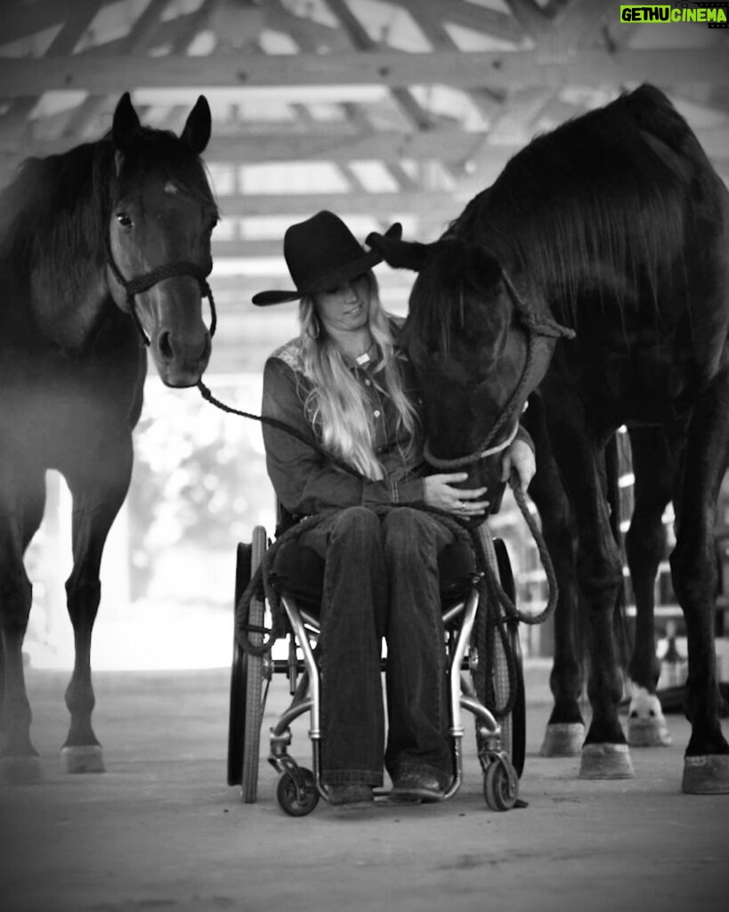 Amberley Snyder Instagram - 🖤 Sometimes it feels like I’ve only been in this chair a short time. Other days the weight of fourteen years is barely one I can bear. I will not tell you it gets easier or choosing positivity is a simple task. Because truthfully, it is hard. There are days I forget and I’ll ask my legs to move or reach for something and fall. Those moments I am harshly reminded of my reality. Where would I be? If I had kept my seatbelt on or not looked at my map. I am asked often, “What if? Why did you? Do you wish you hadn’t?” What am I supposed to say. Does it really matter?! I cannot change it. Healthy people do not make choices knowing it will send them spiraling in another direction. You don’t choose to lose what I lost. What I have experienced, faced and overcome has pushed me to limits I don’t ever want to relive. This chair is my life to live and my burden to carry. No one can do it for me nor can they feel what I do. God gave me this path and He knows what it takes to be me. Many moments I remind myself “Someone is praying for what I have.” I have family, friends, and followers who love me, care for me and support me beyond measure. I have a purpose to serve both in the arena and on speaking stages across this nation. I have been given a platform to share my story and in turn literally save and change lives. What a life! What a privilege! What a journey it has been! 14 years full of every emotion-the good and the bad. But a journey I am grateful to be on. I’ve made it this far… so i might as well begin another! Here’s to the next one 🫶🏻 #amberleysnyder #walkriderodeo