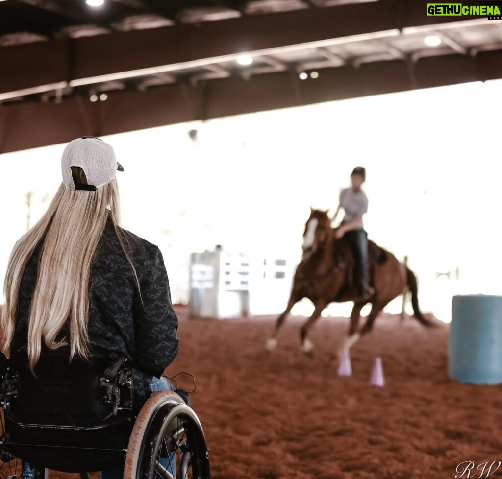 Amberley Snyder Instagram - 🔸 Hilliard Florida Clinic 🐊 They all came to work, learn and become better both in and out of the rodeo arena! Thanks @theranch_attradershill and @relentless_west_photography for setting up and capturing some cool moments! #amberleysnyder #walkriderodeo And thanks to my sponsors for continued support of progress!! ❤️ @purinaperformancehorse ❤️ @cinchjeans ❤️ @redmondequine ❤️ @officialharttrailer ❤️ @signaturequarters ❤️ @_classicequine ❤️ @bemerhorseset ❤️ @summit_animalhealth ❤️ Mccollee land & Livestock ❤️ @farnamhorse / @purishield ❤️ @southvalleyequinehospital ❤️ @americanhatco ❤️ @montana.silversmiths ❤️ @silverliningherbs