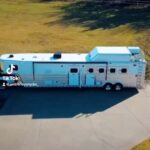 Amberley Snyder Instagram - ❤️ Thankful for the memories in my Hart Trailer & Signature Quarters!! Hope it brings more for its new family!! ❤️ Now to plan the next one…. 🫶🏻 #amberleysnyder #walkriderodeo @officialharttrailer @signaturequarters