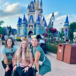 Amberley Snyder Instagram - 🌺 🏰 ⚡️ #amberleysnyder #walkriderodeo