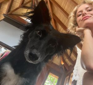 Amelia Eve Instagram - Made a few furiends in Paradise 🐾