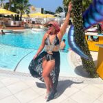 Amelia Lily Instagram - Spreading the sparkle 🪩🪩🪩
