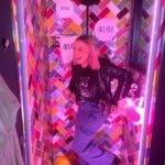 Amelia Lily Instagram - Just chilling in the shower..