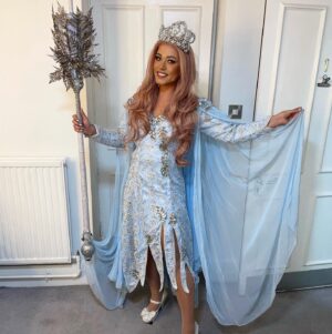 Amelia Lily Instagram - Enchantress ready❄️ 

Tomorrow we officially open in Panto in Beauty and the beast at @white_rock_theatre til New Year’s Eve! Come down and see us 🤍
@imaginetheatre