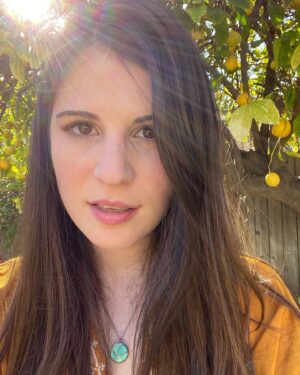 Amelia Rose Blaire Instagram - Everybody loves the sunshine ☀️ 🎶 🎵 
What’s your favorite thing to do on a sunny day? For me today, it’s listening to Roy Ayers and reading The Last of the Moon Girls by Barbara Davis 📖