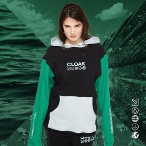 Amelia Rose Blaire Instagram - 🌎Happy Earth Day 🌎 

Had so much fun shooting with @cloakbrand for their new “Love Your Mother” drop.  They’re partnering with @charitywater to donate 10% of proceeds to building a fresh water well in Uganda.
.
.
#cloakbrand #dechartgames #earthday