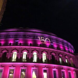 Amelia Warner Instagram - Wonderfully overwhelming to be experiencing live music again. I felt like every cell in my body was tingling.. Like a deep part of me was woken from slumber..
A magnificent night!
The ultimate conjuror Nick Cave..
And Warren Ellis magicking new worlds of sound seemingly from thin air.
Masterly.