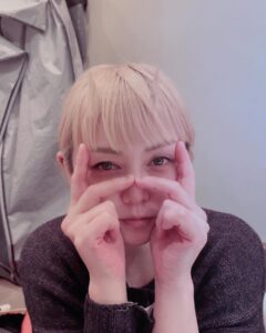 Ami Oonuki Instagram - 本日ぅうううう！！！吉村由美さんのぉおおおおお！！！お誕生日ぃいいいいいいぇあ！！！ということで、今日も今日とて絶賛仕事中ですが色んな可愛い由美ちゃんのオフショットを集めてみましたの🩷🩷🩷 まじでこんな可愛い子なかなかいないと思うっぴ❣️🍬🍦🍨🍩🍫🍪由美ちゃんの隣に居る時間コンテストでぶっちぎりの優勝を飾った亜美が、自信を持ってお届けする可愛い由美ちゃんご堪能ください😍 #puffy #puffyamiyumi #吉村由美 #寝屋川のアナコンダ #一杯目早子🍺 #キティマオ #ケテエちゃん #色んなあだ名がありました #そんな由美ちゃんも #lv49 #写真はイカゲームに参加した由美ちゃんや #流行りのアプリの由美ちゃん #ハートに囲まれてキメ顔の由美ちゃん #美味しそうなスイーツ食べてる由美ちゃん #毎年一緒にカニ食べ行ってる由美ちゃん #いやー暑くて参っちゃうよねの由美ちゃん #だんだんと笹野さんになる由美ちゃん #もっと載せたいのになー #どれもこれも可愛すぎてゲロ吐きそう🐸 #ずっと愛でてられる子が隣にいるしあわせ #おたおめ中のおたおめ #今日を日本の祝日にしたい #仕事入れるけど #明日の由美ちゃんの友達主催の誕生日会 #誘われてないけど偶然なフリしちゃおうかな #場所はわかってる